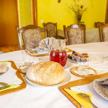 Natura Planinca Farm stay